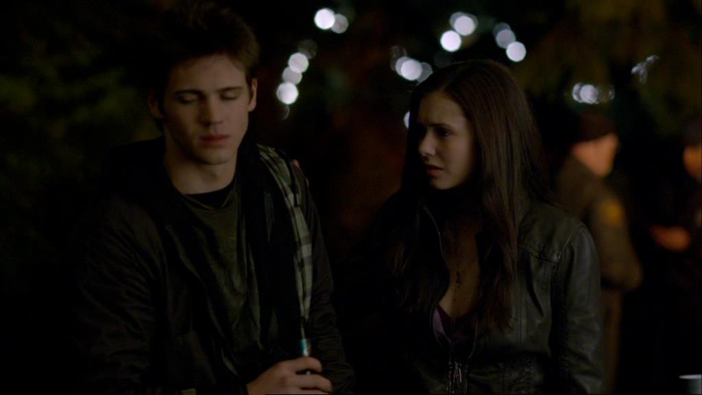 VampireDiariesWorld-dot-org_1x01Pilot_Captures02281.jpg