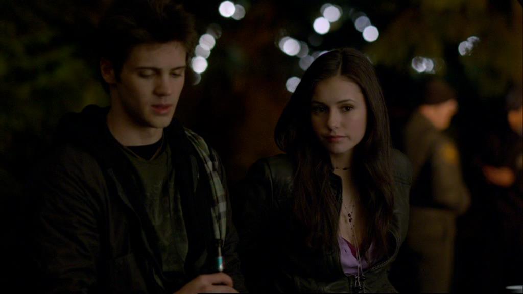 VampireDiariesWorld-dot-org_1x01Pilot_Captures02289.jpg