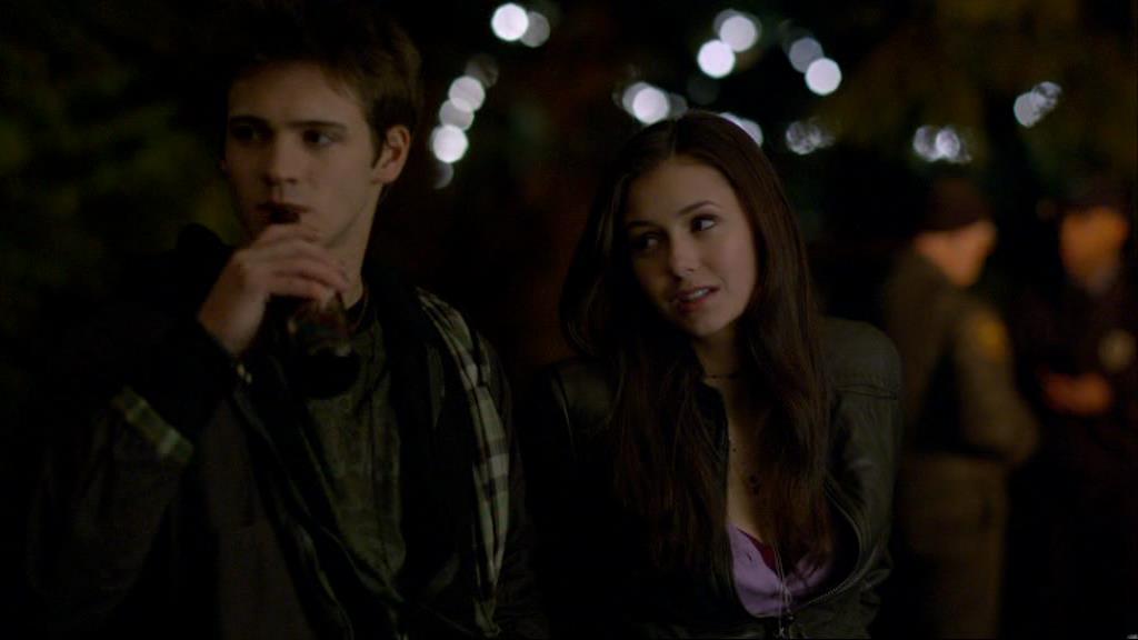 VampireDiariesWorld-dot-org_1x01Pilot_Captures02295.jpg