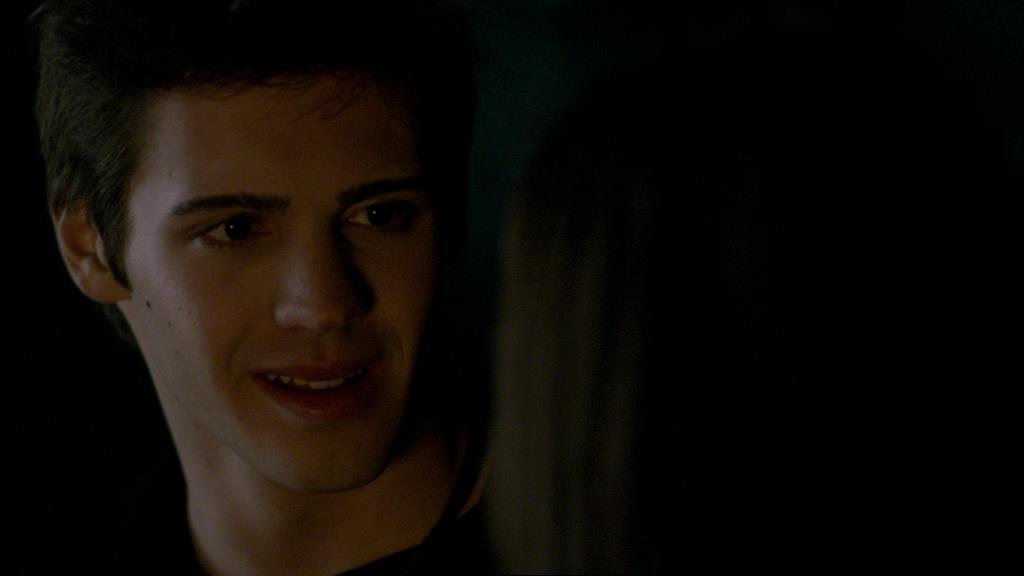 VampireDiariesWorld-dot-org_1x01Pilot_Captures02323.jpg