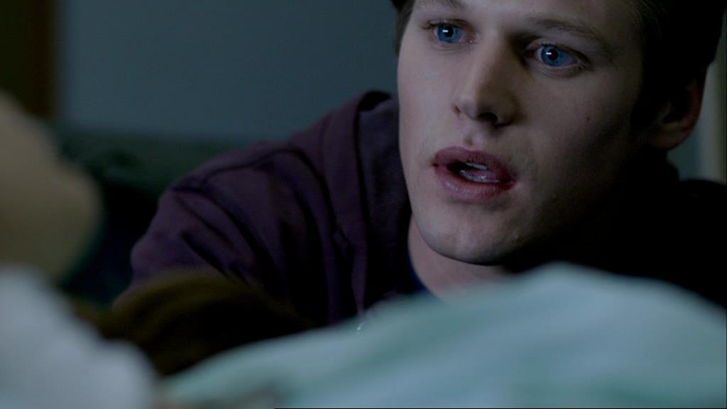 VampireDiariesWorld-dot-org_1x01Pilot_Captures02410.jpg