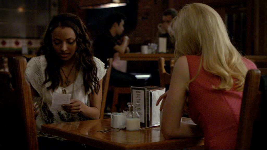 VampireDiariesWorld-dot-org_1x01Pilot_Captures02465.jpg