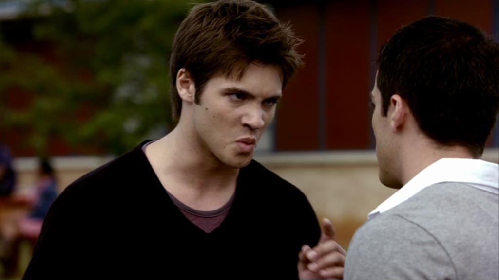 VampireDiariesWorld_dot_org-1x02TheNightOfTheComet00310.jpg