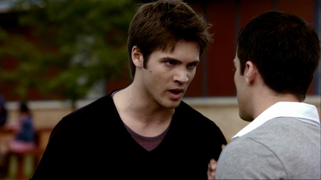 VampireDiariesWorld_dot_org-1x02TheNightOfTheComet00311.jpg