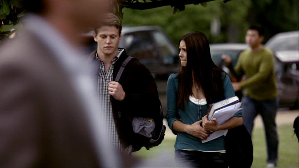 VampireDiariesWorld_dot_org-1x02TheNightOfTheComet00329.jpg