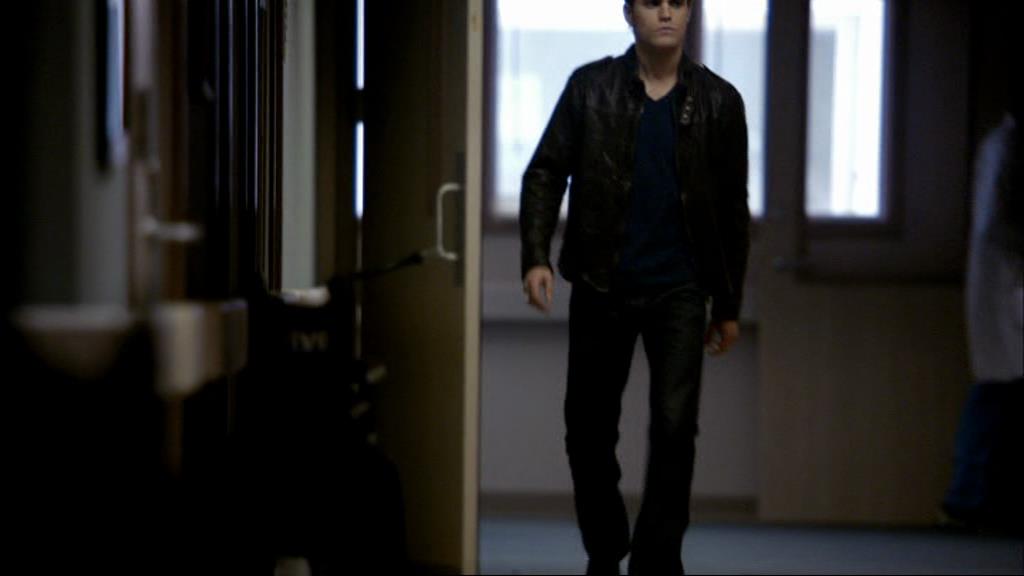 VampireDiariesWorld_dot_org-1x02TheNightOfTheComet00454.jpg