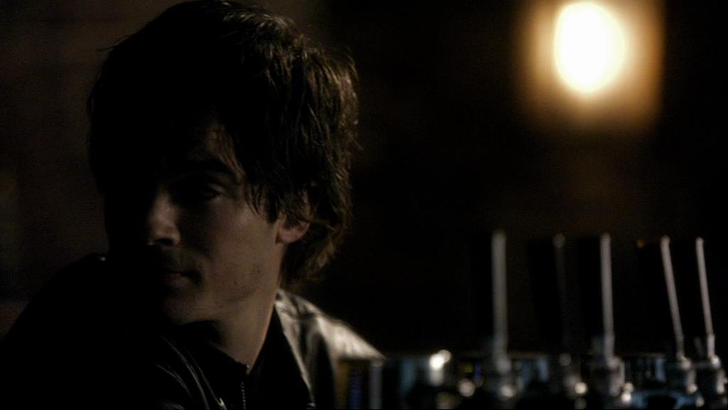 VampireDiariesWorld_dot_org-1x02TheNightOfTheComet01551.jpg