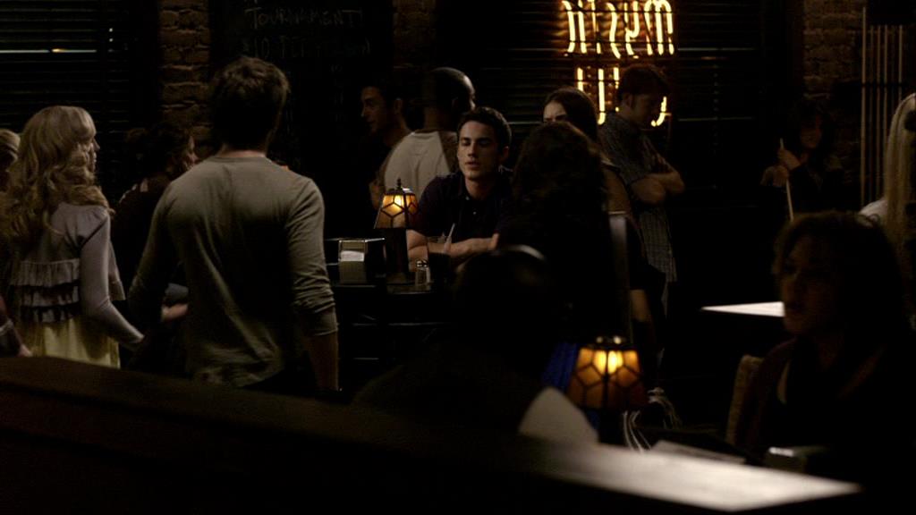 VampireDiariesWorld_dot_org-1x02TheNightOfTheComet01572.jpg