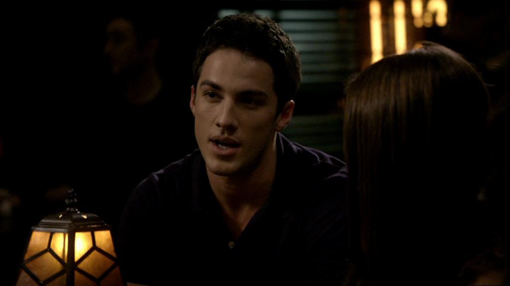 VampireDiariesWorld_dot_org-1x02TheNightOfTheComet01581.jpg