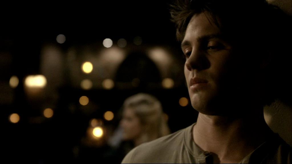 VampireDiariesWorld_dot_org-1x02TheNightOfTheComet01642.jpg