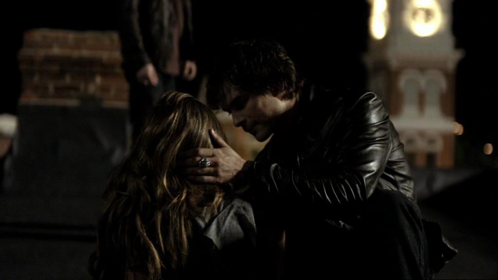 VampireDiariesWorld_dot_org-1x02TheNightOfTheComet01905.jpg