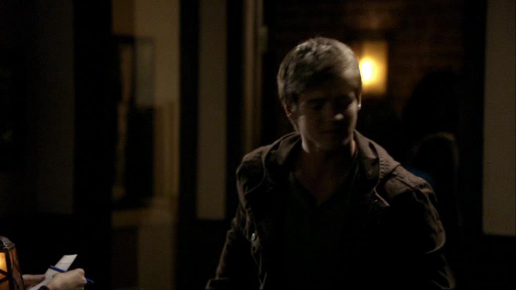 VampireDiariesWorld_dot_org-1x02TheNightOfTheComet02134.jpg