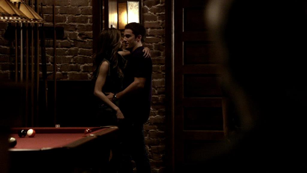 VampireDiariesWorld_dot_org-1x02TheNightOfTheComet02150.jpg