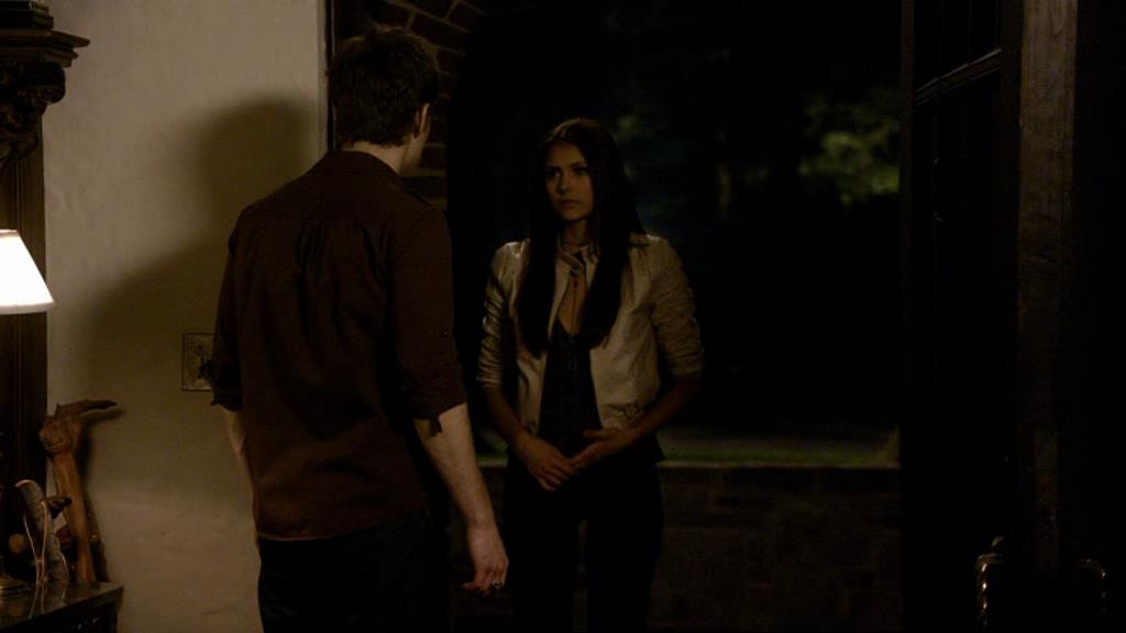 VampireDiariesWorld_dot_org-1x02TheNightOfTheComet02228.jpg