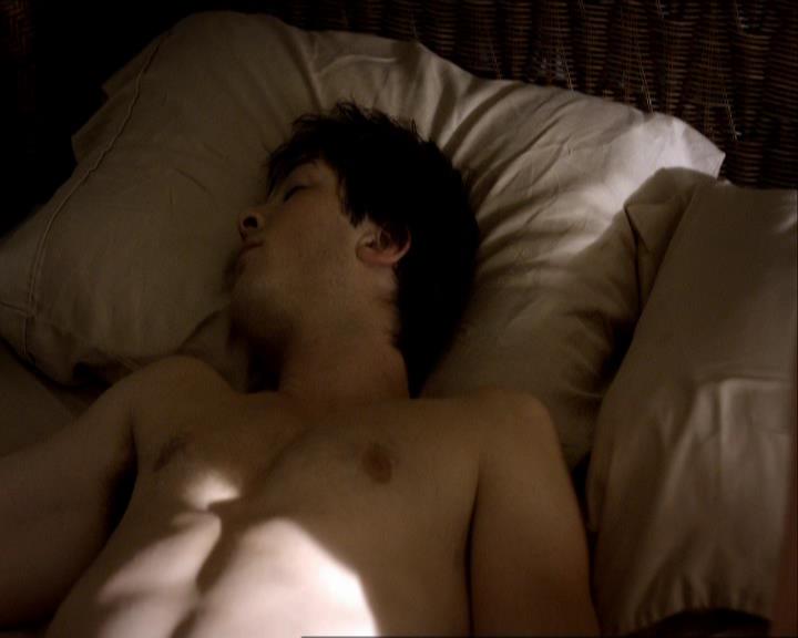 VampireDiariesWorld_dot_org-1x03FridayNightBites0038.jpg