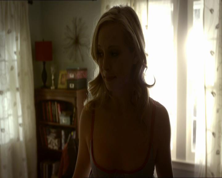 VampireDiariesWorld_dot_org-1x03FridayNightBites0069.jpg