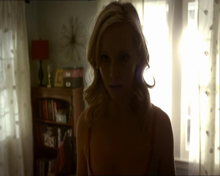 VampireDiariesWorld_dot_org-1x03FridayNightBites0071.jpg