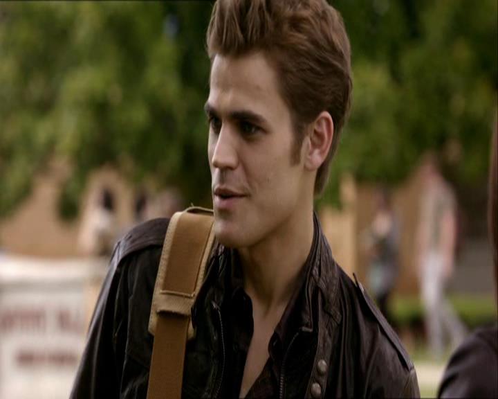 VampireDiariesWorld_dot_org-1x03FridayNightBites0215.jpg