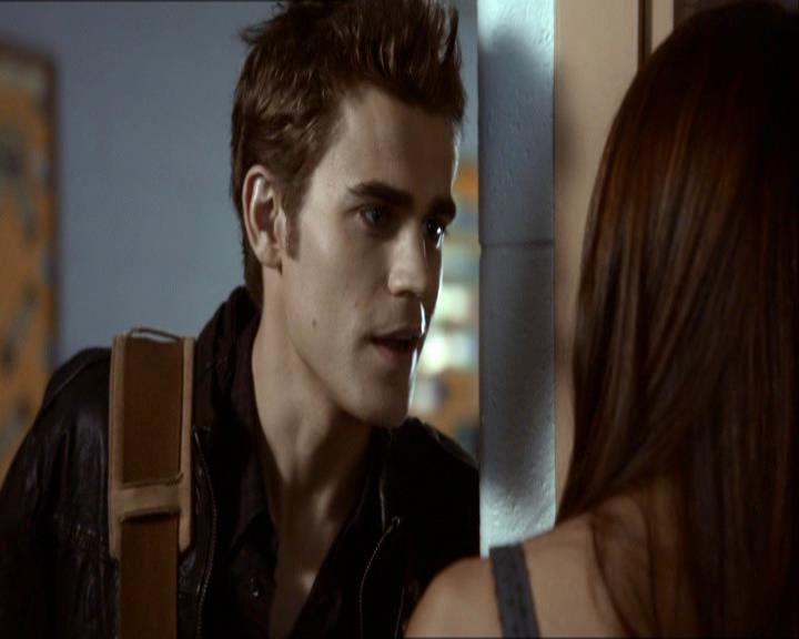 VampireDiariesWorld_dot_org-1x03FridayNightBites0320.jpg