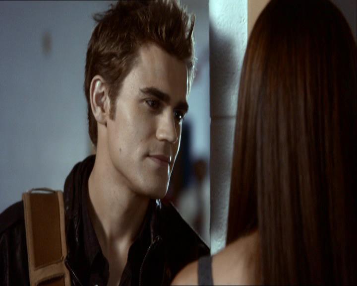 VampireDiariesWorld_dot_org-1x03FridayNightBites0328.jpg