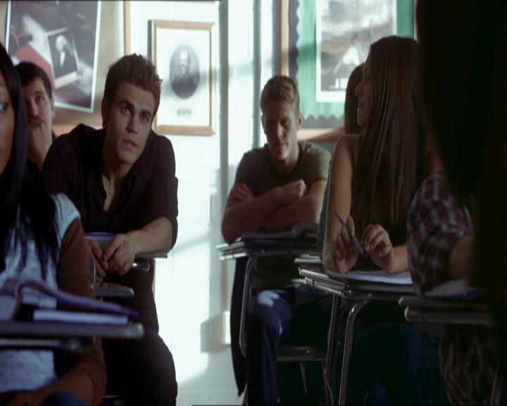 VampireDiariesWorld_dot_org-1x03FridayNightBites0360.jpg