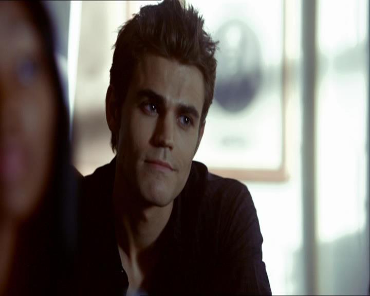 VampireDiariesWorld_dot_org-1x03FridayNightBites0377.jpg