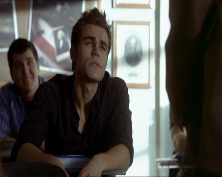 VampireDiariesWorld_dot_org-1x03FridayNightBites0394.jpg