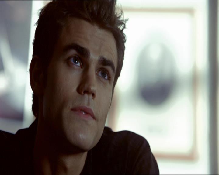 VampireDiariesWorld_dot_org-1x03FridayNightBites0396.jpg