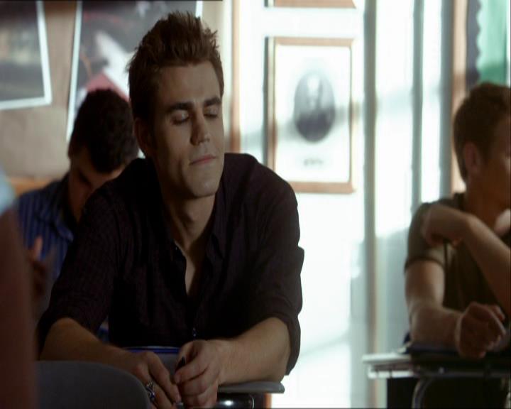 VampireDiariesWorld_dot_org-1x03FridayNightBites0411.jpg