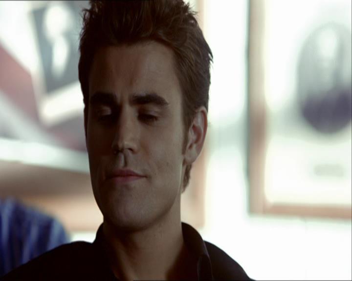 VampireDiariesWorld_dot_org-1x03FridayNightBites0417.jpg