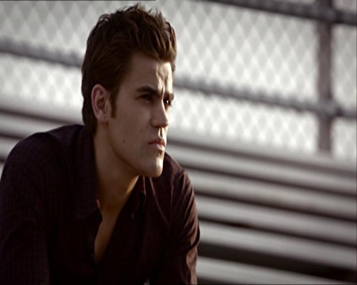 VampireDiariesWorld_dot_org-1x03FridayNightBites0450.jpg