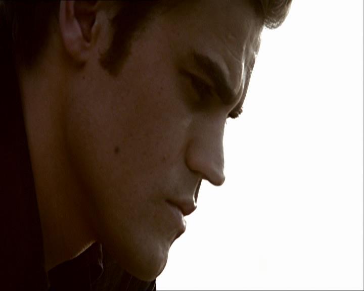 VampireDiariesWorld_dot_org-1x03FridayNightBites0459.jpg