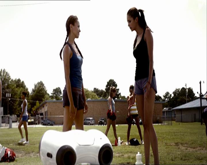 VampireDiariesWorld_dot_org-1x03FridayNightBites0472.jpg