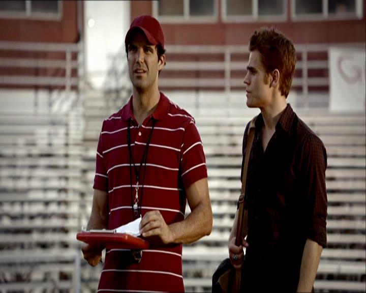 VampireDiariesWorld_dot_org-1x03FridayNightBites0497.jpg