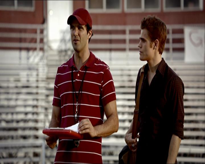 VampireDiariesWorld_dot_org-1x03FridayNightBites0498.jpg