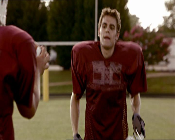 VampireDiariesWorld_dot_org-1x03FridayNightBites0660.jpg