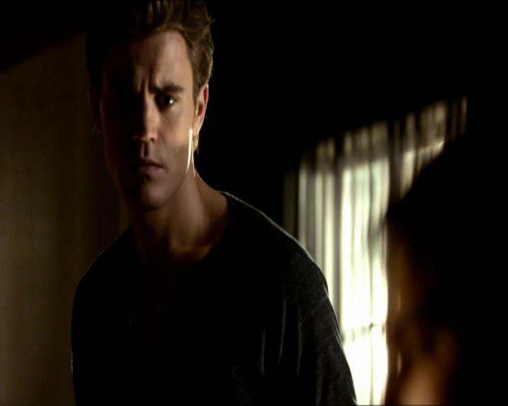 VampireDiariesWorld_dot_org-1x03FridayNightBites0740.jpg