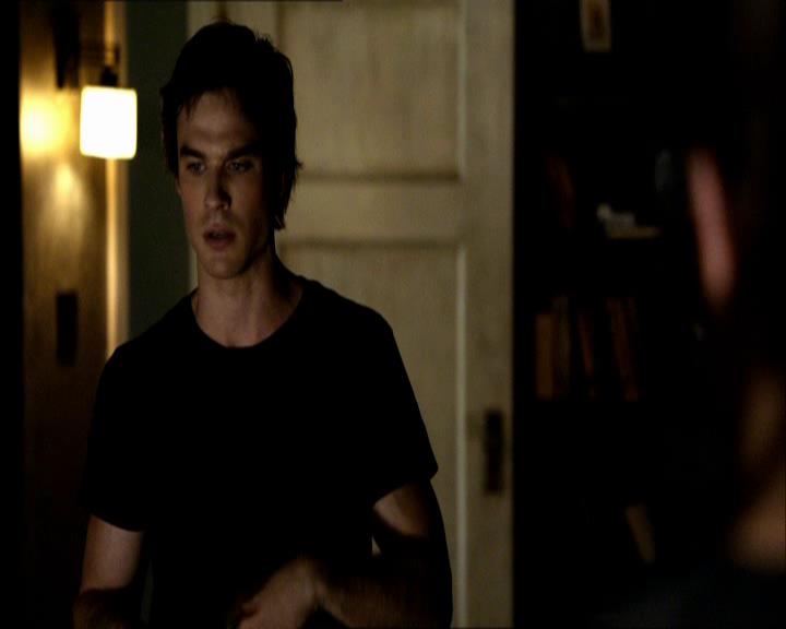 VampireDiariesWorld_dot_org-1x03FridayNightBites0810.jpg