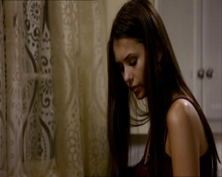 VampireDiariesWorld_dot_org-1x03FridayNightBites0862.jpg