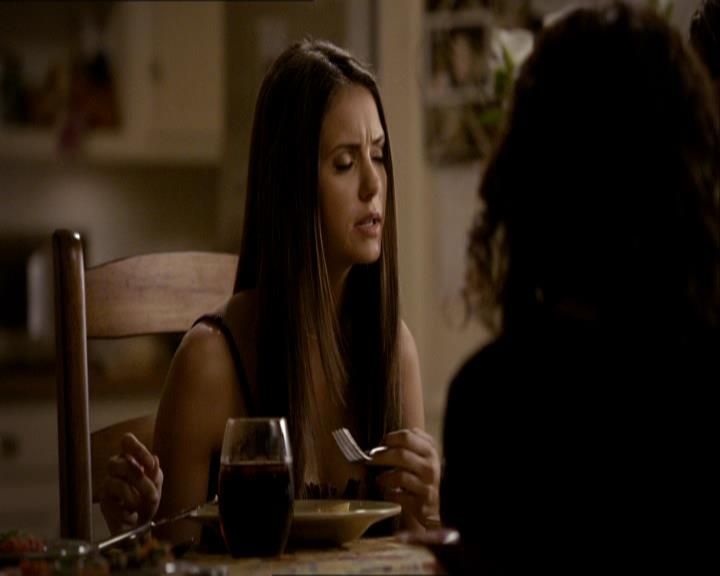 VampireDiariesWorld_dot_org-1x03FridayNightBites0901.jpg