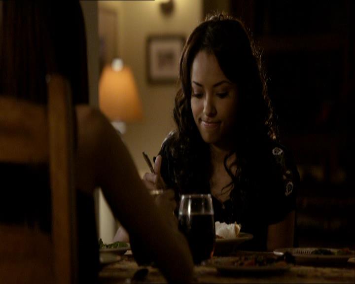 VampireDiariesWorld_dot_org-1x03FridayNightBites0917.jpg