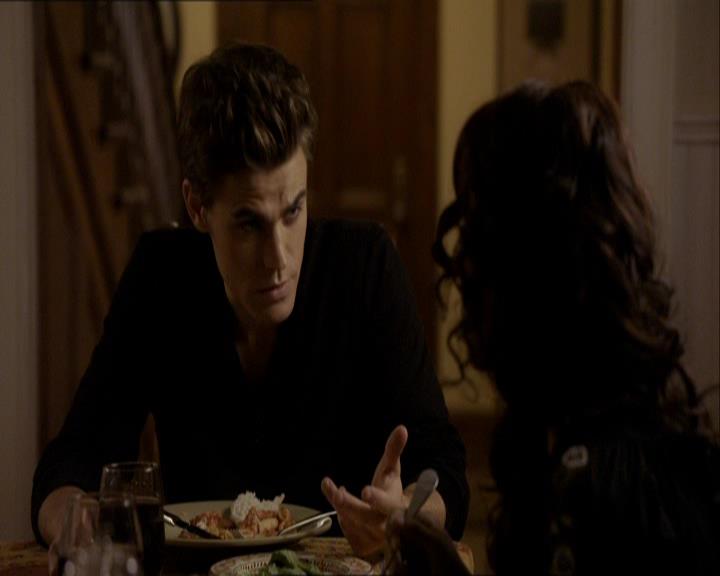 VampireDiariesWorld_dot_org-1x03FridayNightBites0939.jpg