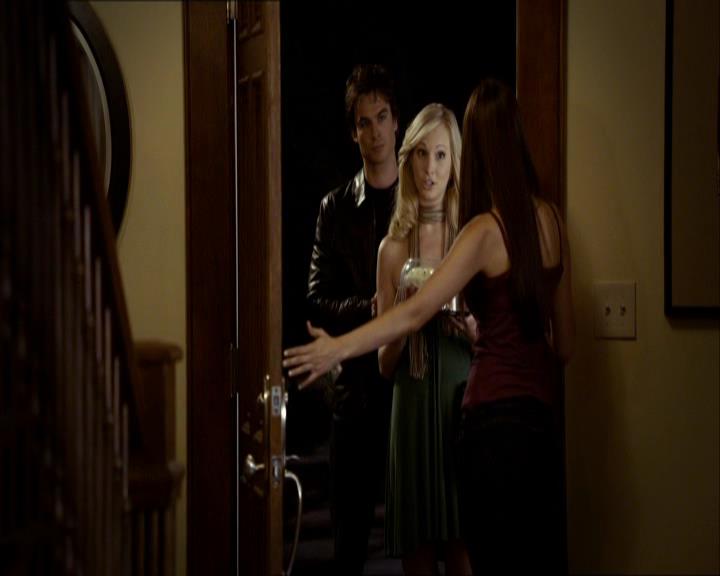 VampireDiariesWorld_dot_org-1x03FridayNightBites0972.jpg