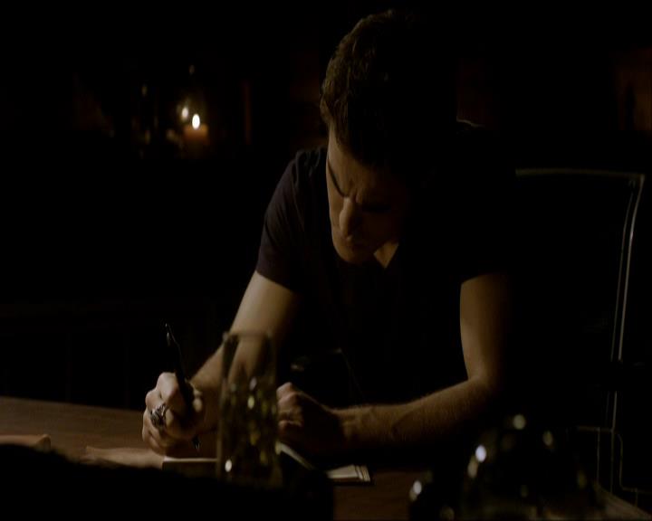 VampireDiariesWorld_dot_org-1x03FridayNightBites2212.jpg