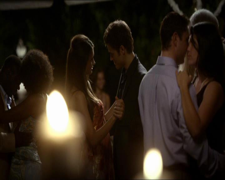 VampireDiariesWorld_dot_org-104FamilyTies1637.jpg