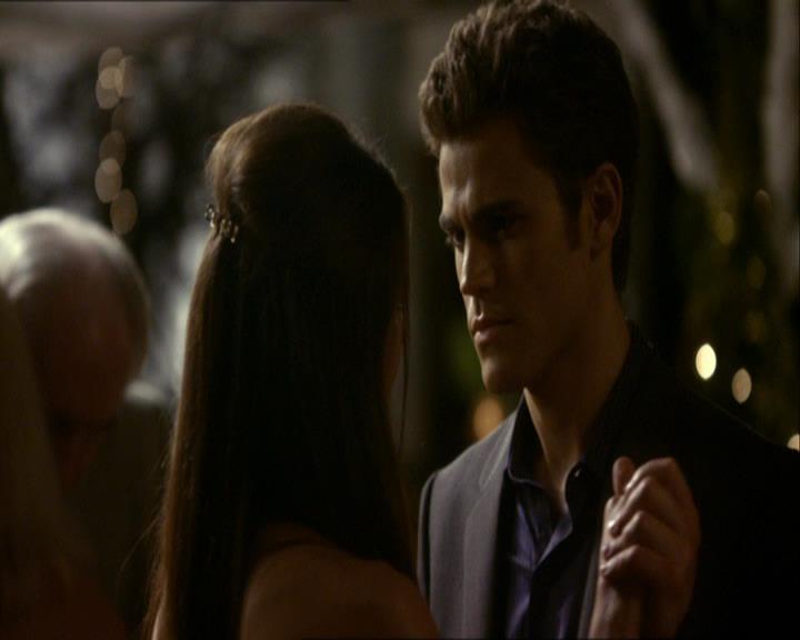 VampireDiariesWorld_dot_org-104FamilyTies1649.jpg