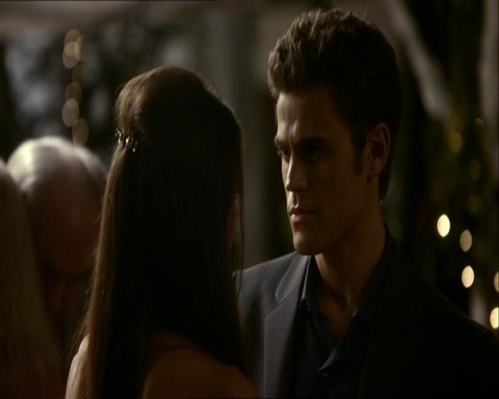 VampireDiariesWorld_dot_org-104FamilyTies1650.jpg