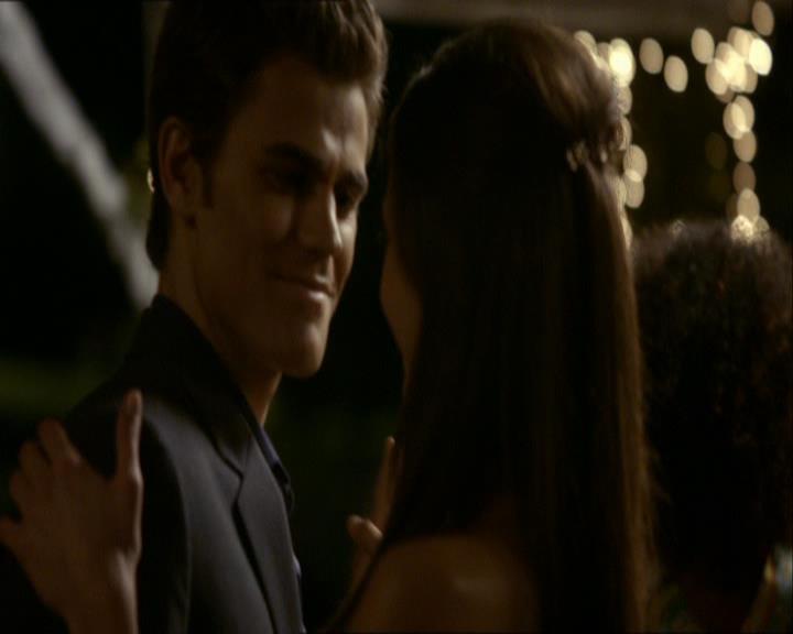 VampireDiariesWorld_dot_org-104FamilyTies1655.jpg