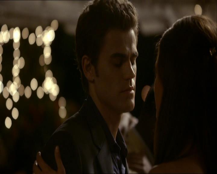 VampireDiariesWorld_dot_org-104FamilyTies1662.jpg