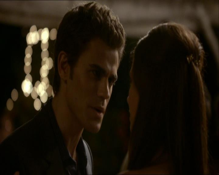 VampireDiariesWorld_dot_org-104FamilyTies1664.jpg